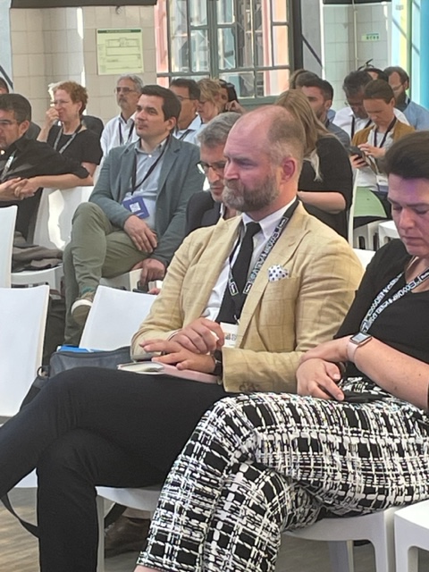 "We have to understand the power of a really good story. For example, when trying to encourage people to cycle, we have to think about how the bike can make a person the hero in the story that we're writing."<a href="/larsstromgren/">Lars Strömgren</a> <a href="/CityofSthlm/">City of Stockholm</a> 

#EurocitiesMobility #AllAboard