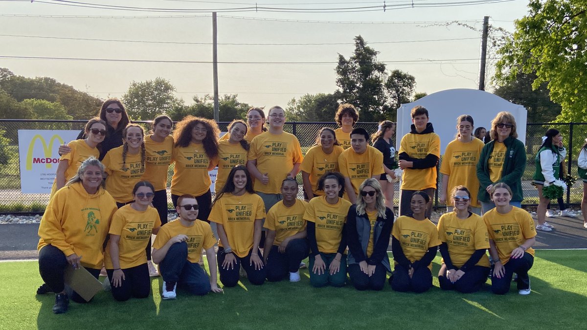 Clash of the Kickball Titans! Your BMHS 🐴s take on cross town rivals, the🐉s! @VMMSMustangs Turf Field, Thurs - 6/15! Coin Toss 6 PM! Be there! Be LOUD!  💚💛 #playUNIFIED Retweet please! @SONewJersey @Brick_K12 @BrickMemorialHS @BMSTANGSports @VMMSathletics @NicolePannucci