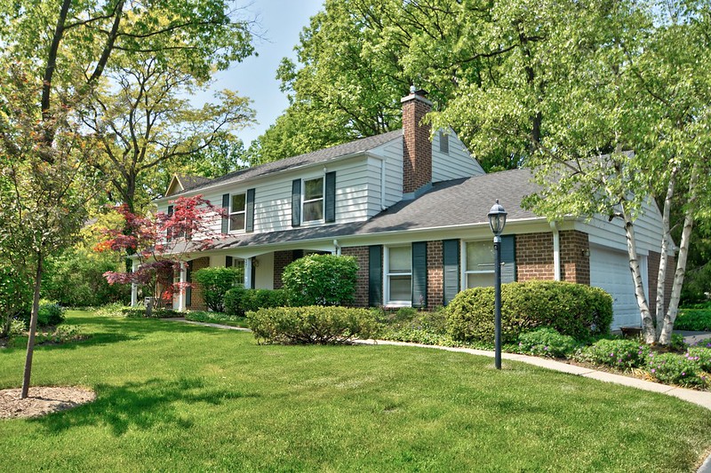 Home in the #Stevenson school district in #Lincolnshire  for sale by Berkshire Hathaway HomeServices Chicago. A 4 bedroom Colonial on .46 acres $649,000.00. 37 Berkshire Lane, Lincolnshire