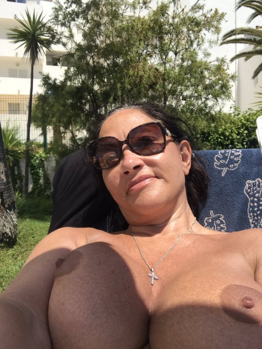 Afternoon everyone who wants to cream me up 😈😈😈 https://t.co/aoYA0AaoqZ