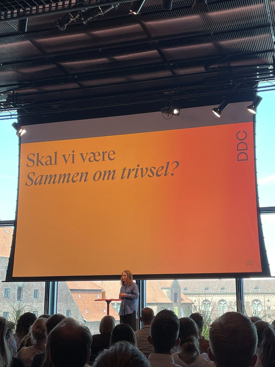 SKAL DU MED? @designcentret inviterer til nye partnerskaber og fællesskaber for at gentænke unges trivsel. Læs med her: ddc.dk/projects/a-fut…
