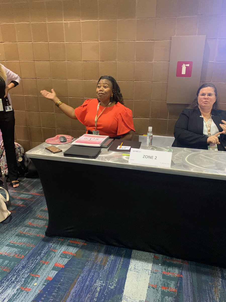 EmLeBlancCooper's tweet photo. How amazing is my team?! Making it happen for 6000 teachers @La_Believes TL Summit. #lateacherleaders https://t.co/hRIFS6Cif2