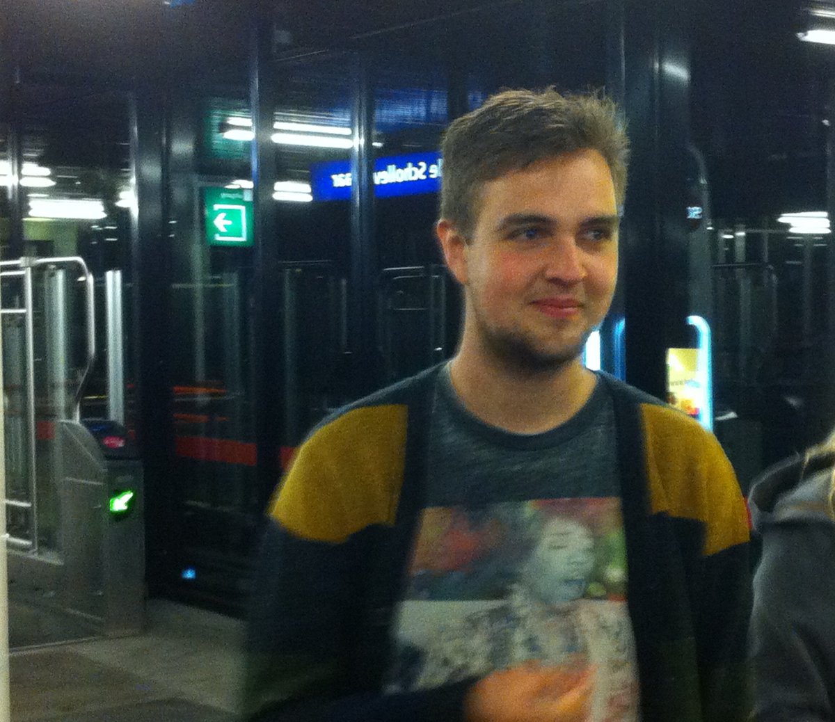 Mijn oudste zoon zou vandaag 33 jaar zijn geworden, ware het niet dat hij 6 jaar geleden is gedood.
parool.nl/nieuws/dodelij…
Ik neem er straks eentje, of waarschijnlijk meer. Een retweet als Proost zou ik (en Daaf zeker) bijzonder waarderen. Proost!