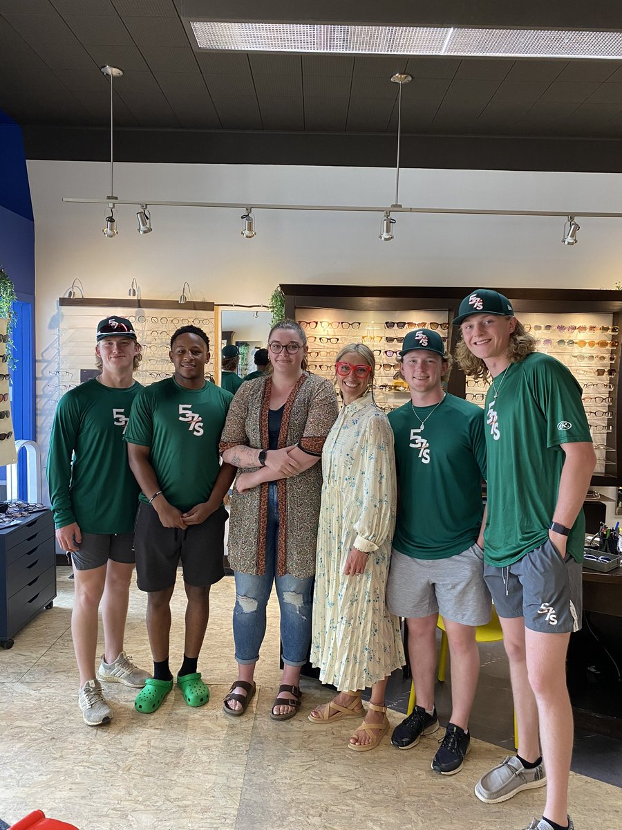 swiftcurrent57s's tweet photo. A few 📸 from our downtown corporate flex pack ticket blitz yesterday. Thanks to everyone who supported us! https://t.co/G2srVKAwHu