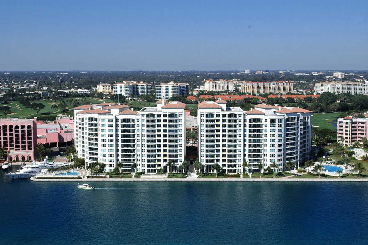 Mizner Grand luxury condominiums for sale in East Boca Raton, located on Lake Boca. 
400-600 SE 5th Avenue

goo.gl/DKXT5N

#MiznerGrand #Waterfront #LuxuryCondo #BocaRaton #JeanLucAndriot #LuxuryRealtor #TopRealtor #KellerWilliams #LuxuryRealEstate #RealEstate #KWLuxury