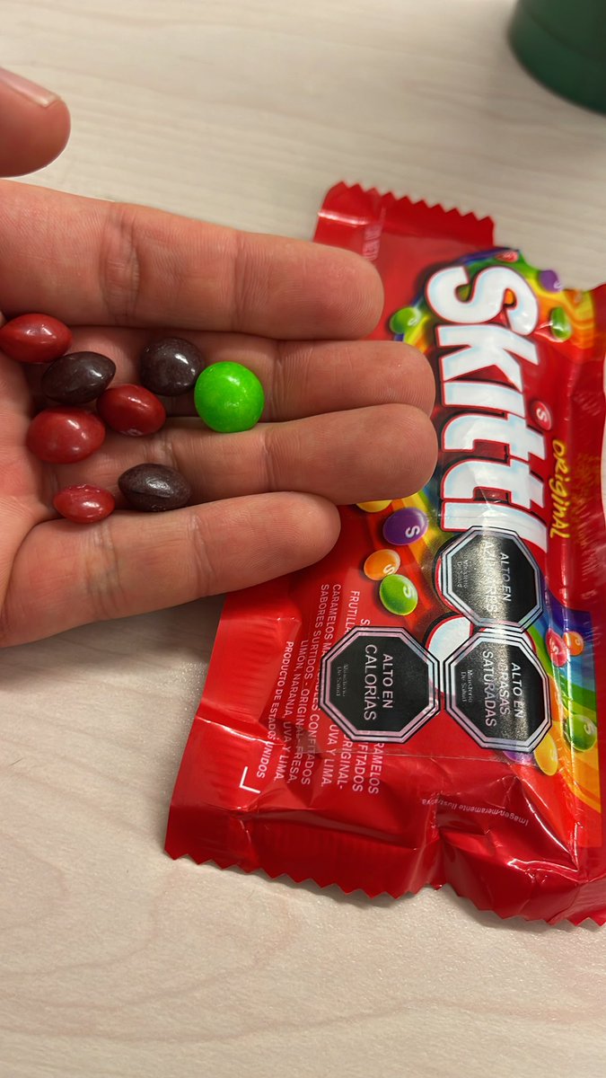 JRaulParedes's tweet photo. Acabamos de presentar el primer examen de R1 y la jefe del postgrado nos trajo a todos Skittles: “porque con glucosa se piensa mejor” 🫶🏻🥰 https://t.co/Or1DUiqCOv