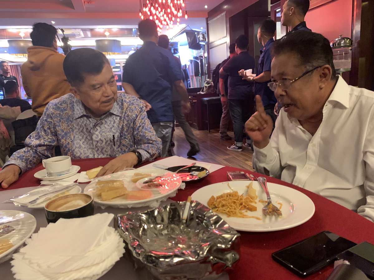 bersama mantan wakil presiden ke 10 &amp; 12 Republik indonesia 
Bpk. Dr. (H.C.) Drs. H. Muhammad Jusuf Kalla <a href="/Pak_JK/">Jusuf Kalla</a> beserta Presiden ILC  Dr. (H. C.) <a href="/karniilyas/">Karni ilyas</a> 
“Etika adalah mengetahui perbedaan antara yang kamu berhak lakukan dengan yang sebaiknya kamu lakukan”- Potter Stewart