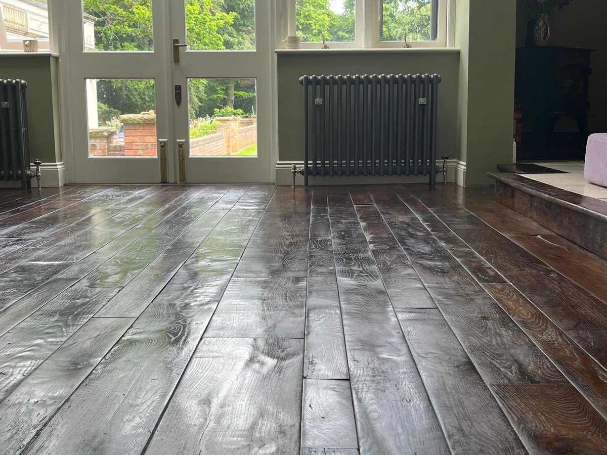 planet_flooring's tweet photo. Waxed and buffed this old oak floor in the Chalfont's using #Mylands rustic brown wax followed by Mylands Clear wax https://t.co/h0s3vROCOJ