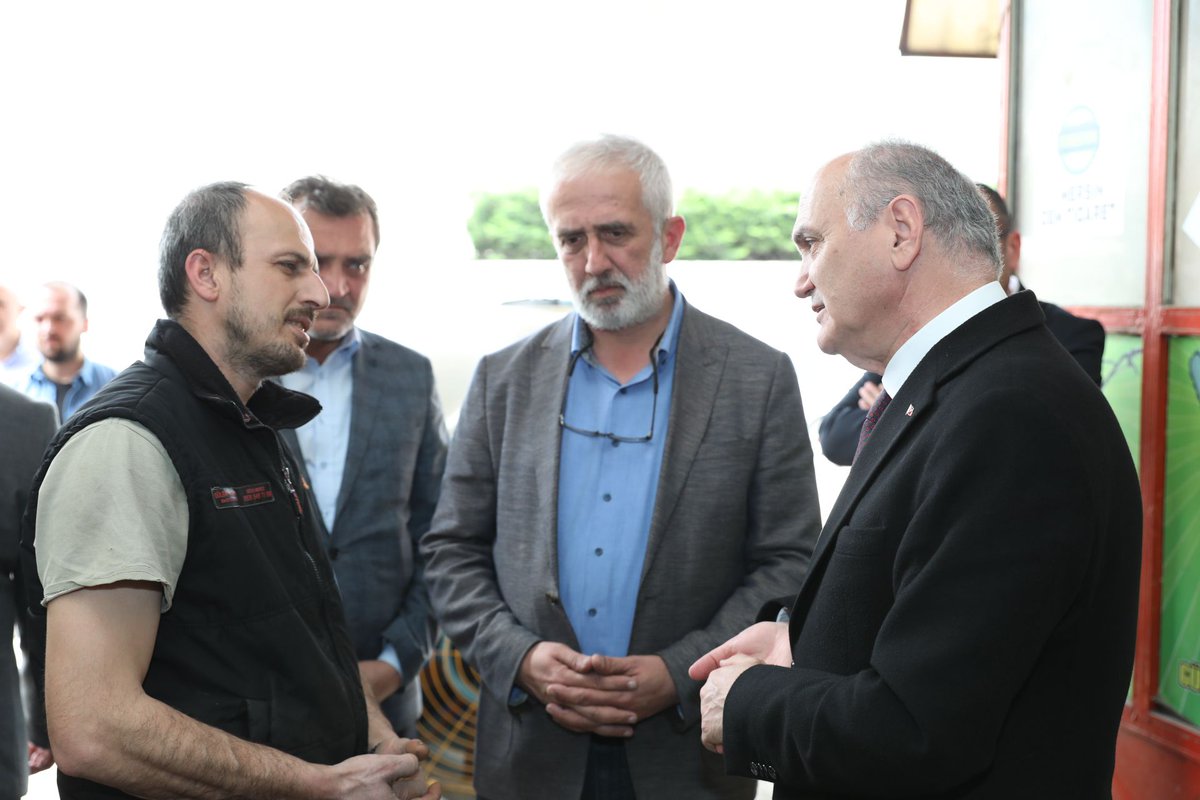 mkeskin81's tweet photo. BELEDİYE BAŞKANIMIZ DR. FARUK ÖZLÜ İLE SANAYİ ESNAFLARIMIZI ZİYARET ETTİK.

HAYIRLI İŞLER, BEREKETLİ KAZANÇLAR DİLİYORUM. https://t.co/zfE8o665Ve