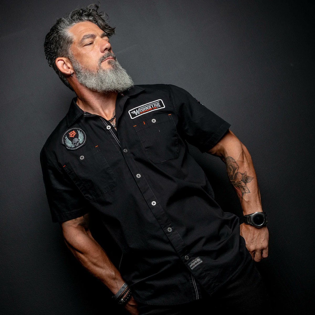 wornstar's tweet photo. Upgrade your wardrobe with Wornstar Clothing's premium button-down short sleeve work shirts. Show off your rock n roll style while staying comfortable.
https://t.co/gCte9gcmyf
#wornstar #wornstarclothing #driftercollection #ROCKERSANDREBELS #workshirt #mechanicshirt https://t.co/YxNM4zYDGL