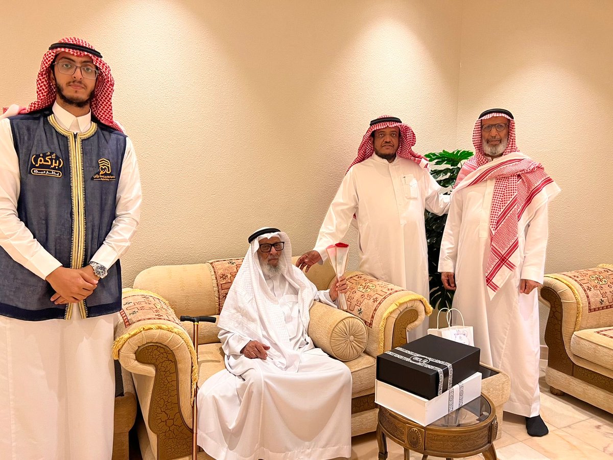 أقام المركز عدد من الزيارات لكبار السن مع تقديم هدايا لهم بدعم وشراكة جمعية #بركم ⁦<a href="/BiracomMakkah/">جمعية بالوالدين إحساناً بمكة المكرمة</a>⁩ .