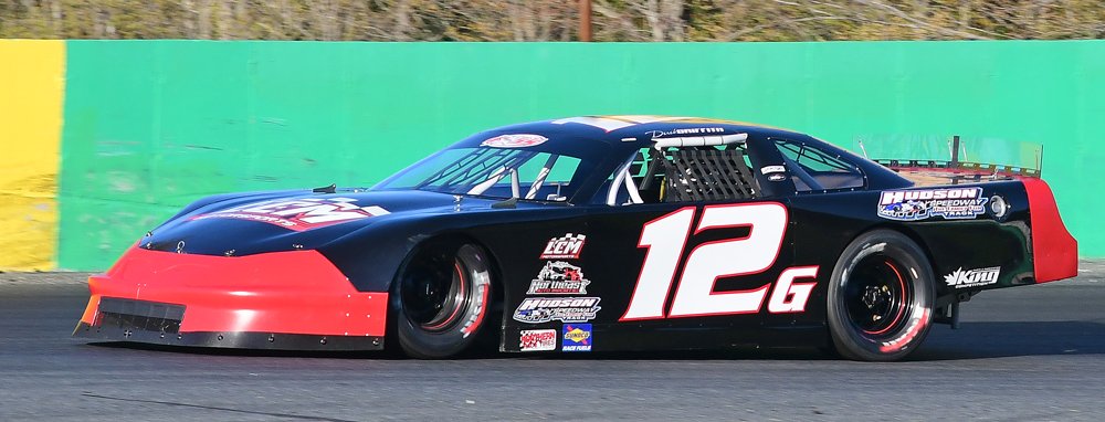 Two-time @KulwickiDDP finalist @DerekGriffith12 is headed to @BerlinRaceway for the @BettenBaker Money in the Bank 150 on 6/7. The two-time 'World Series' SLM champ at @newsmyrnaspdwy will be one to watch in an entry of over 30 Super Late Models. m.facebook.com/story.php?stor…