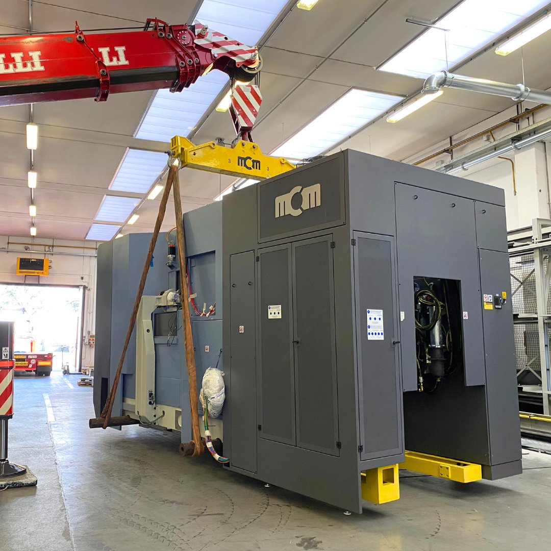 🤔 Did you know that Meccanotecnica has a dedicated area to construct critical components?
📅 Today, a new MCM machine has been installed and positioned within the department. Soon, we will have the chance to witness it in action. 
#meccanotecnicagroup #printindustry #mcm