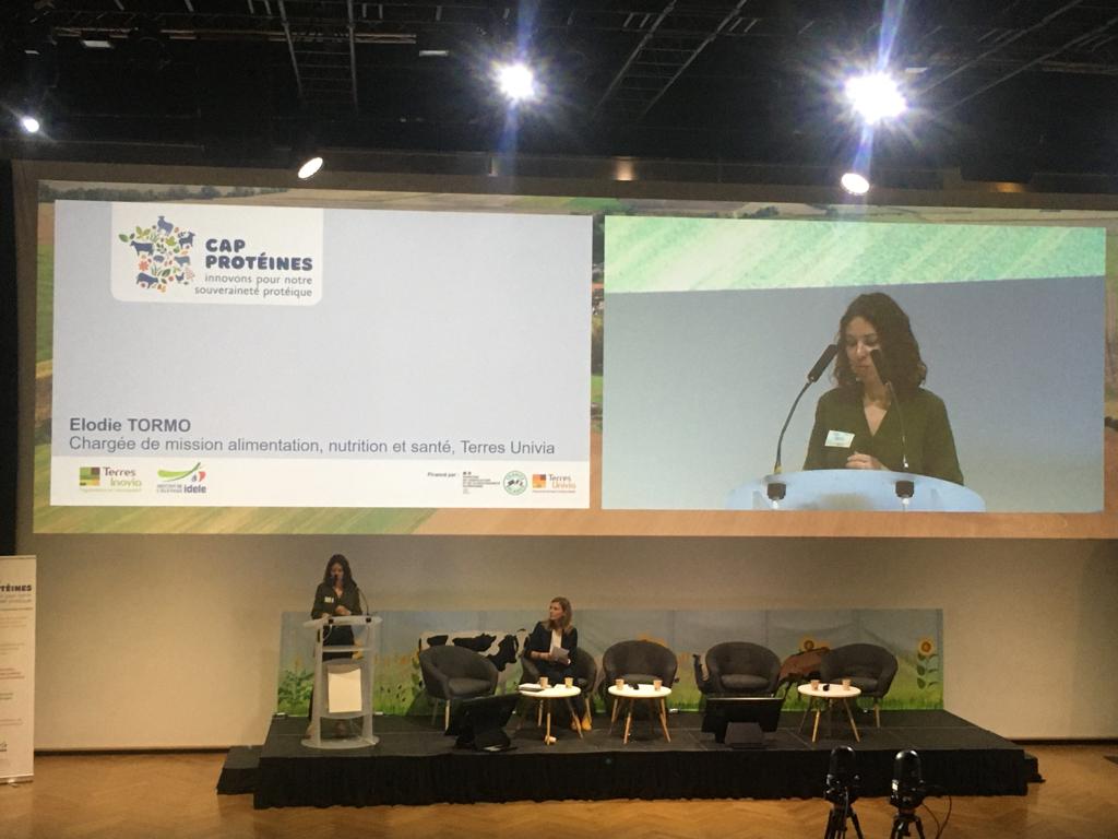 [#CapProtéines2023]
📣 <a href="/ElodieTormo/">Elodie Tormo</a>, de Terres Univia, rappelle les nombreux atouts des #Légumineuses : riches en #Protéines, en #Fibres, en #Minéraux et #Vitamines, et pauvres en graisses saturées. ➡️ Pourtant, seul 1 français sur 5 déclare en manger + de deux fois par semaine.