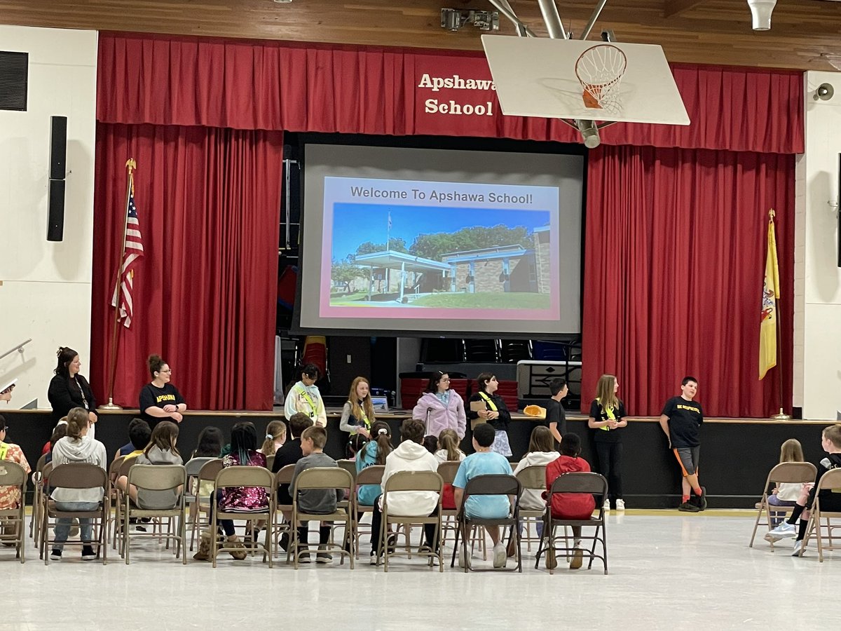 Apshawa was so excited to welcome our new friends this morning! <a href="/ApshawaSchool/">Apshawa School</a> @WestMilfordSupt @DrMcQuaidWM
