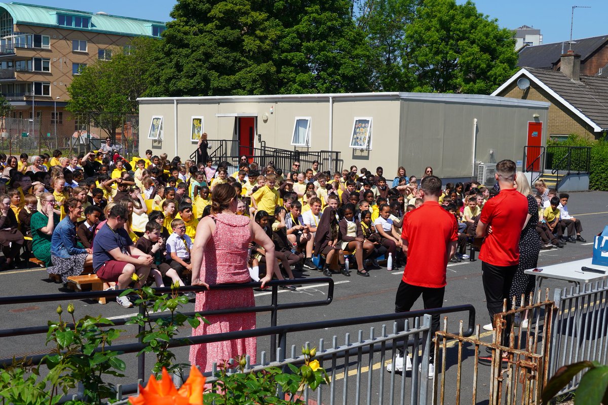 PJPPhotographer's tweet photo. A fantastic sport awards ceremony for P6/P7 @StFrancis_PS . Well done to all kids and the teaching staff. https://t.co/JgwlYL2ie3
