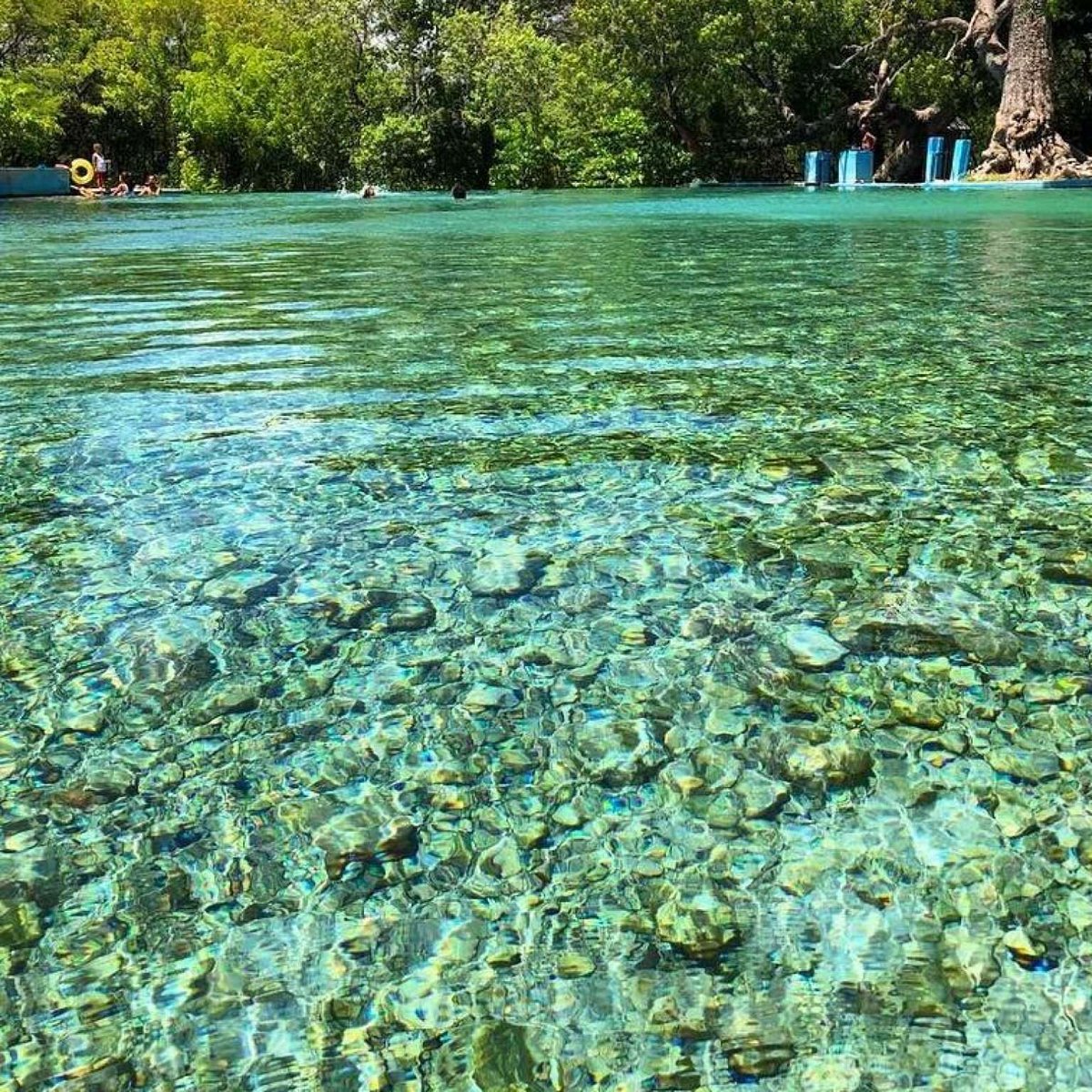 uworktify's tweet photo. El balneario Boca de Cachón es conocido por su impresionante belleza natural. Se encuentra cerca del Lago Enriquillo, y ofrece hermosas vistas panorámicas y una gran variedad de actividades acuáticas. #BocaDeCachon #LagoEnriquillo #RepublicaDominicana https://t.co/H1Zq4PdlZI