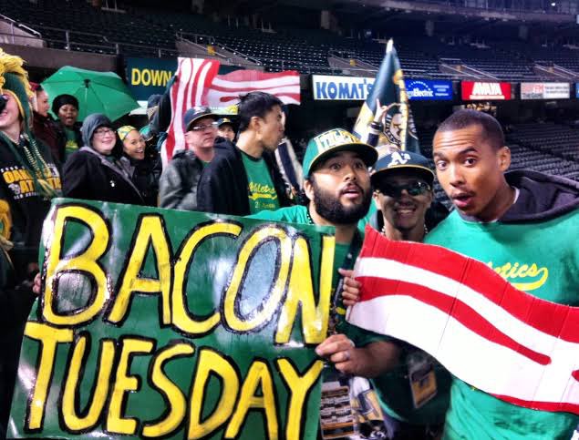 SenorPaJoint's tweet photo. お、ベルーナドームで #bacontuesday 開催しますか?🥓🥓🥓 #baconpower https://t.co/LzBBiHmSHx