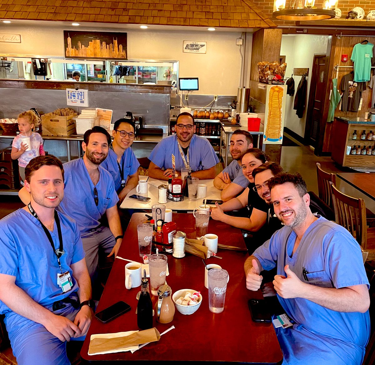 Enjoyed the conversations and pancakes 🥞 with our hardworking IR residents before rounds today. @VUMCradiology @VUMCGME