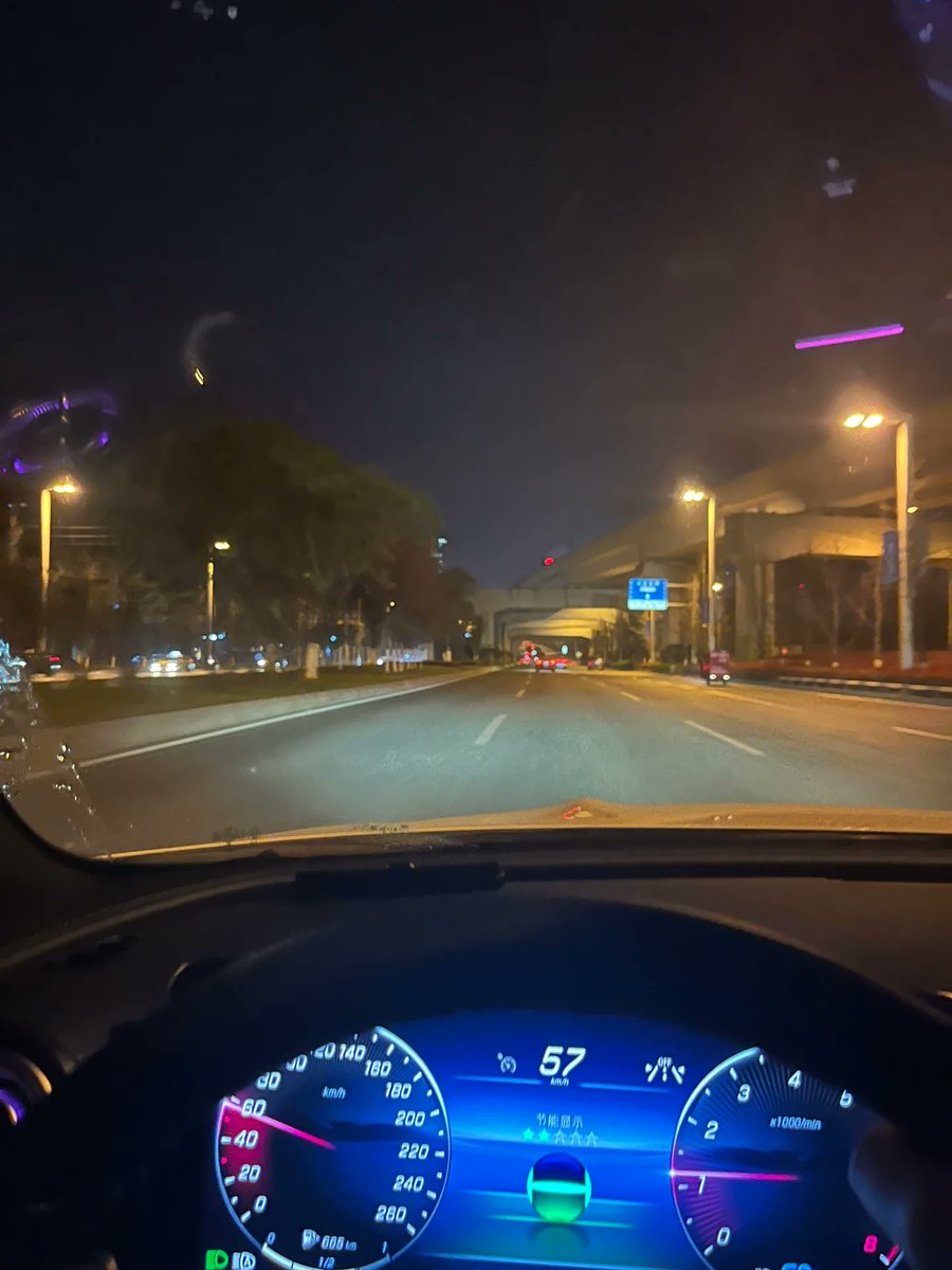 Driving late at night to feel the fresh air😆