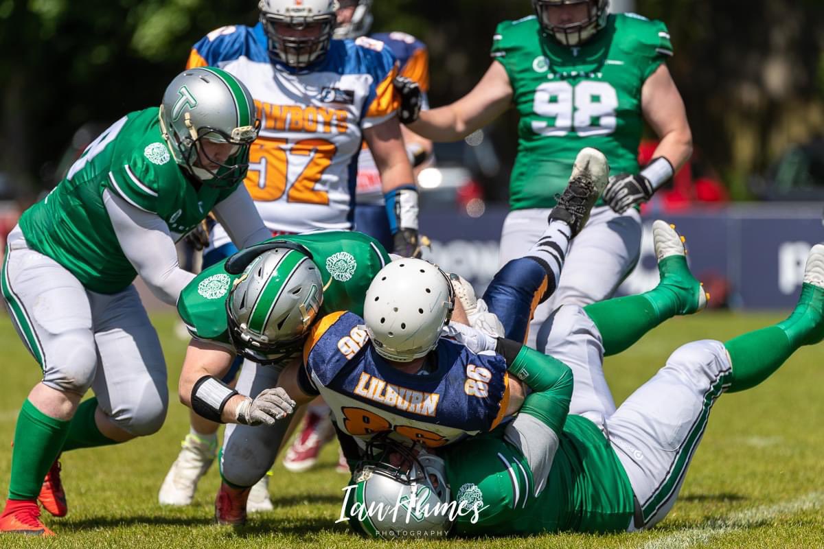 BelfastTrojans's tweet photo. Home Game Day 2 Report by Dave Shaw ⚔️🏈

“𝗧𝗿𝗼𝗷𝗮𝗻𝘀 𝗴𝗮𝘁𝗵𝗲𝗿𝗶𝗻𝗴 𝗠𝗢-𝗺𝗲𝗻𝘁𝘂𝗺 𝗶𝗻 𝗕𝗮𝗻𝗸 𝗛𝗼𝗹𝗶𝗱𝗮𝘆 𝘄𝗲𝗲𝗸𝗲𝗻𝗱 𝘄𝗶𝗻 𝗼𝘃𝗲𝗿 𝗖𝗼𝘄𝗯𝗼𝘆𝘀”

Read the full report on our FB page. 

📸 @ianhumes 

#LetsGoTrojans 
#DEFENDDERAMORE
#bewaretheblade https://t.co/53xoYqi73d