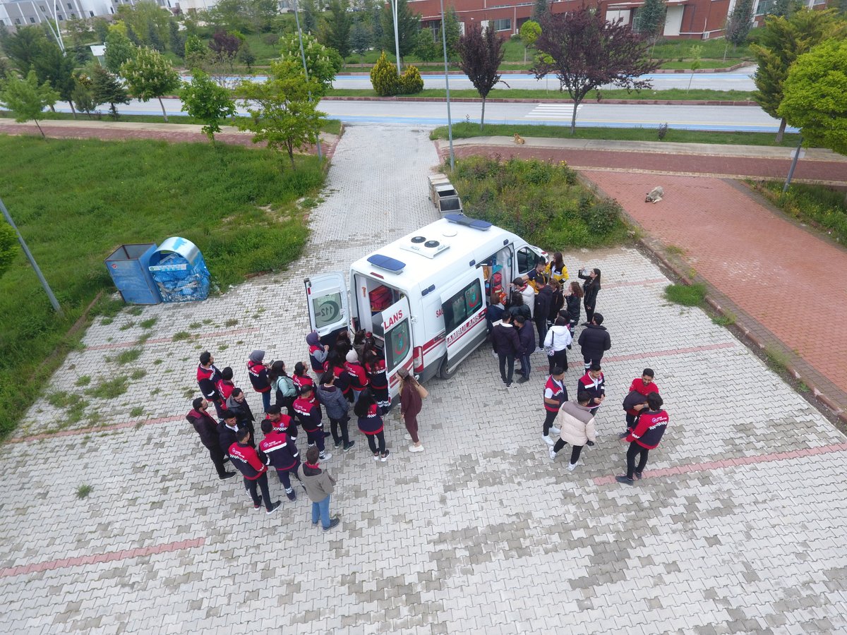 burdurism's tweet photo. Müdürlüğümüz UMKE ve Acil Sağlık Hizmetleri Personellerimizce Burdur MAKÜ AYAY Öğrencilerine Eğitim Verildi.
https://t.co/MfsRlHGubr https://t.co/YXMMhjR3a7