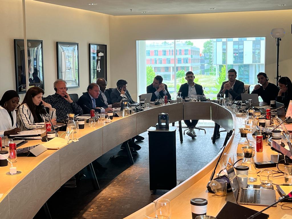 Board mundial <a href="/FIFPRO/">FIFPRO</a> en #Amsterdan: analizando, debatiendo y tomando decisiones para la defensa de los derechos de nuestr@s futbolistas 💪⚽️.

#SinFutbolistasNoHayFútbol