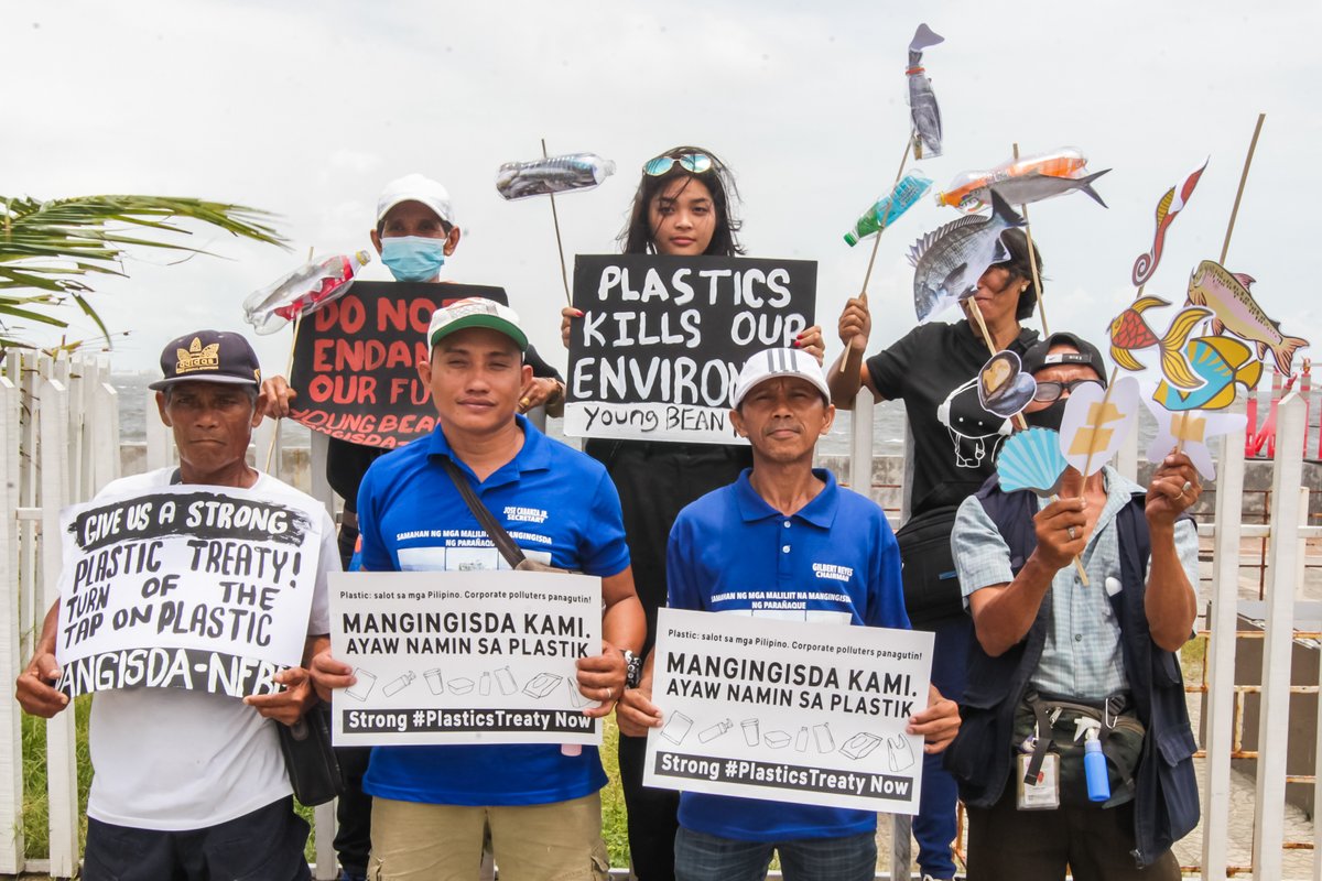Our volunteers supported fisherfolks &amp; zero-waste advocates commemorate National Fisherfolk Day by holding a creative protest action in Manila Bay, [1]
