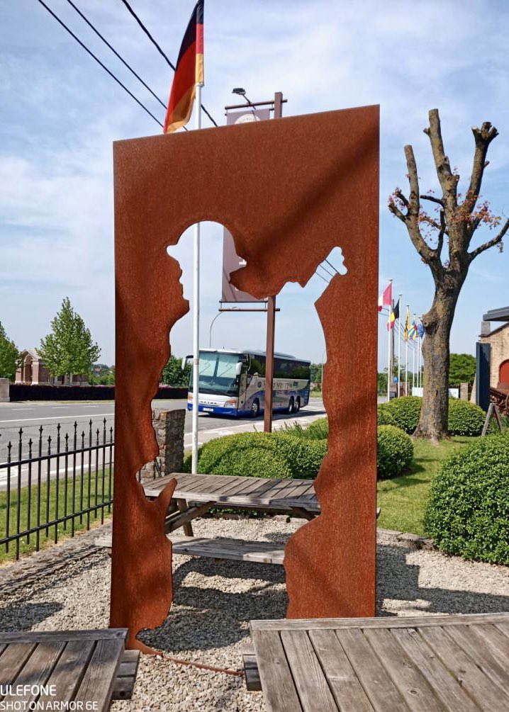 chilterncoach's tweet photo. Visiting the Hooge Crater Museum and Cemetery. “The Immortal Salient” tour is a great way to see some important sites from WW1 https://t.co/XZ5zi6eO31