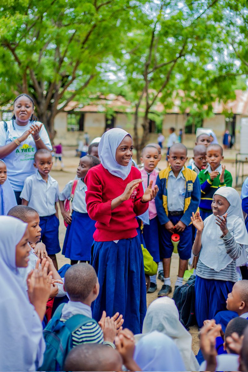 Tuna jukumu kubwa la kuelimisha watoto wadogo ili kuwaongezea maarifa ya umuhimu wa utunzaji wa Mazingira 💚

Moments at Mtakuja Primary School
#AtreeAchild