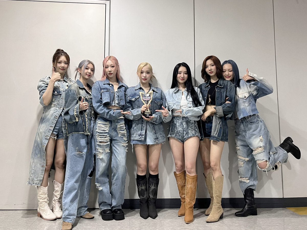 words can't even describe how incredibly proud i am of them 🤍 

#BONVOYAGE1stWin
#BONVOYAGE2ndWin