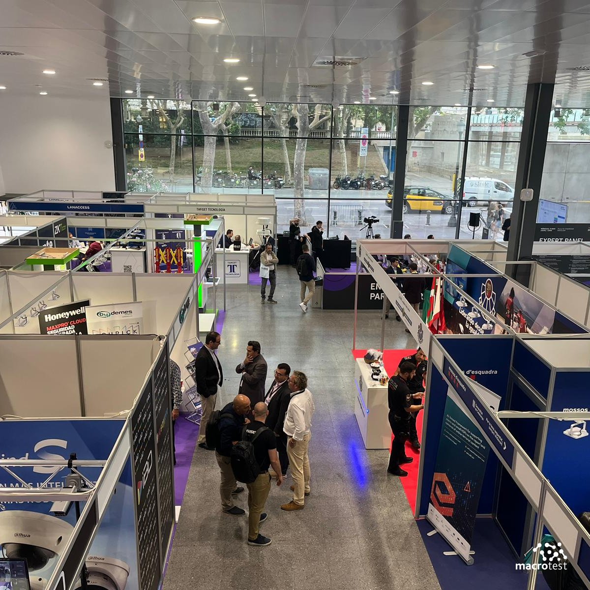 macrotest_ok's tweet image. Hoy nos encontramos en Barcelona asistiendo a #SecurityForum23, un evento impulsado por Peldaño donde descubrir las últimas novedades en videovigilancia, ciberseguridad, control de accesos, y toda la tecnología aplicada a la seguridad 🚨👏🏻