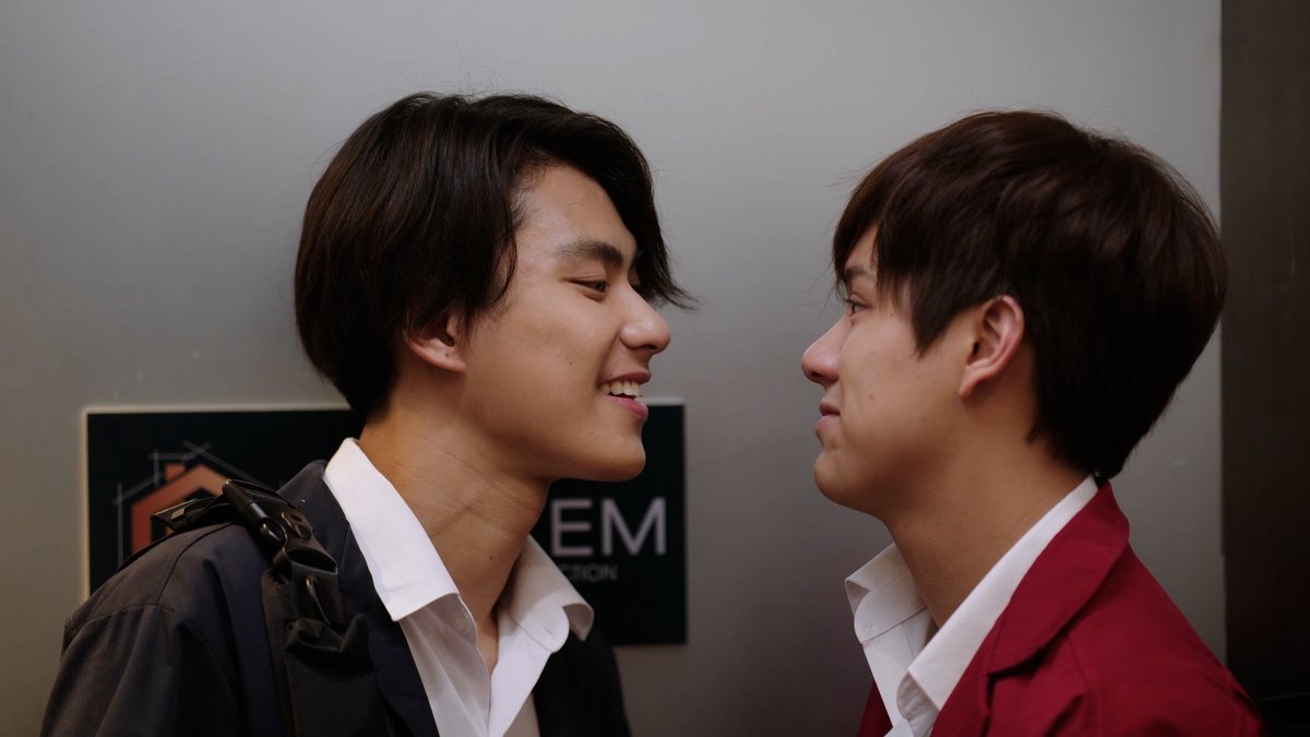 GMMTV's tweet photo. อยากรู้เลยว่าคณะไหนจะได้หอประชุมไป 
ดูสดได้ที่
Link : https://t.co/eTxuohrEQI 

#OurSkyyxBadBuddy
#GMMTV 
@ohmpawatt @mynameisnanon https://t.co/7AnZS0dS36