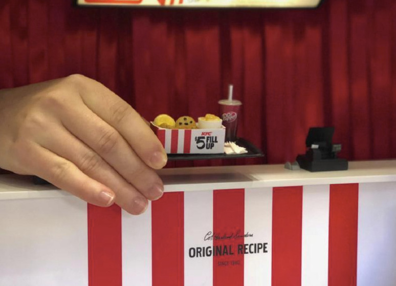 joelapompe's tweet photo. Ant Man x Uber Eats - miniature menu 2023 vs KFC and Subway https://t.co/nxhrT2I47B #DejaVu #Lookalike #SameIdea ♻️ https://t.co/dgvvq56V9D