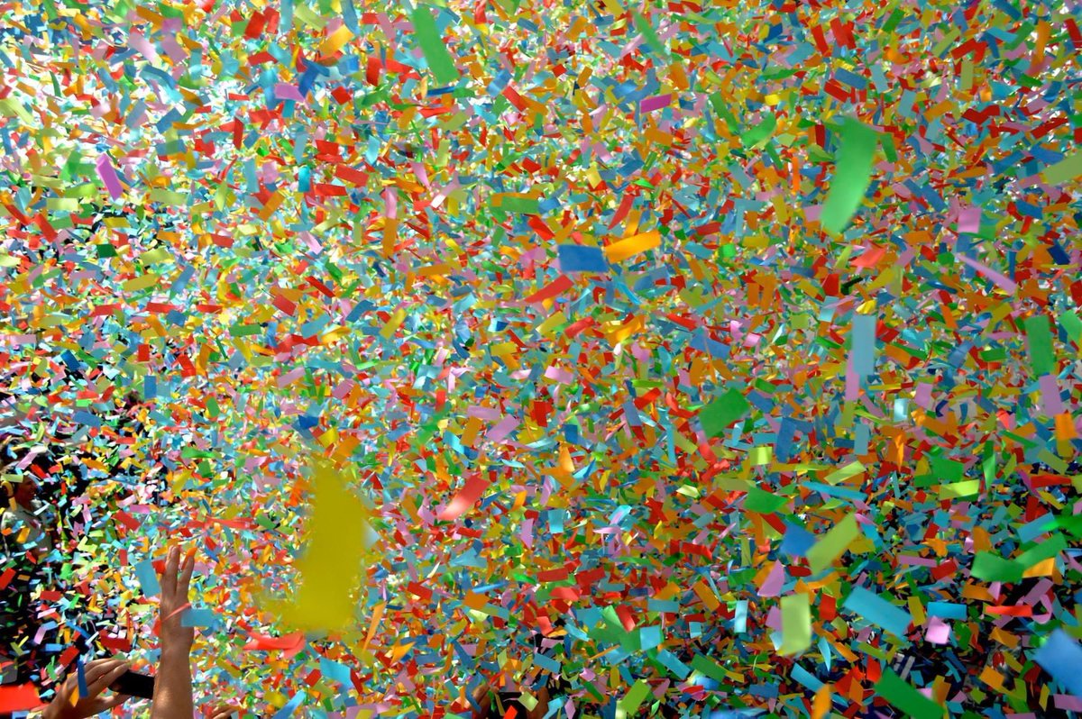 Dustin_Holt13's tweet photo. What a fun day 8 years ago today when @JimmieJohnson won at the @MonsterMile , and the world became covered in confetti. #BoomConfetti #NASCAR @DerekSmalls13 https://t.co/QfpZCJp2RM