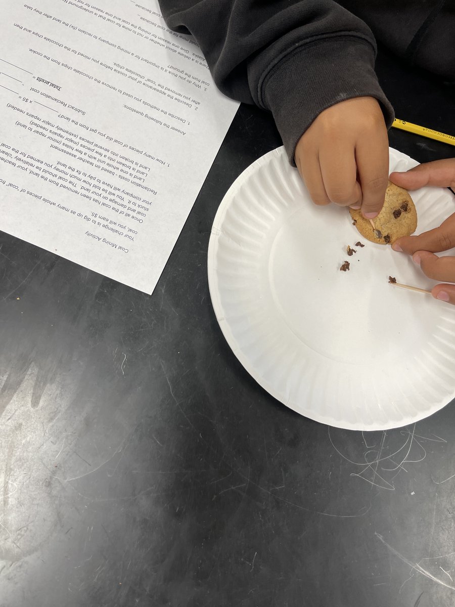 efigenioscience's tweet photo. We wrapped up our unit on energy resources with a coal mining simulation.   Students "mined" chocolate chips from a cookie to see how many chips(coal) they could dig out and how the cookie(land) was affected by the process.  @SRMS_Official https://t.co/CD7SMWuPlF