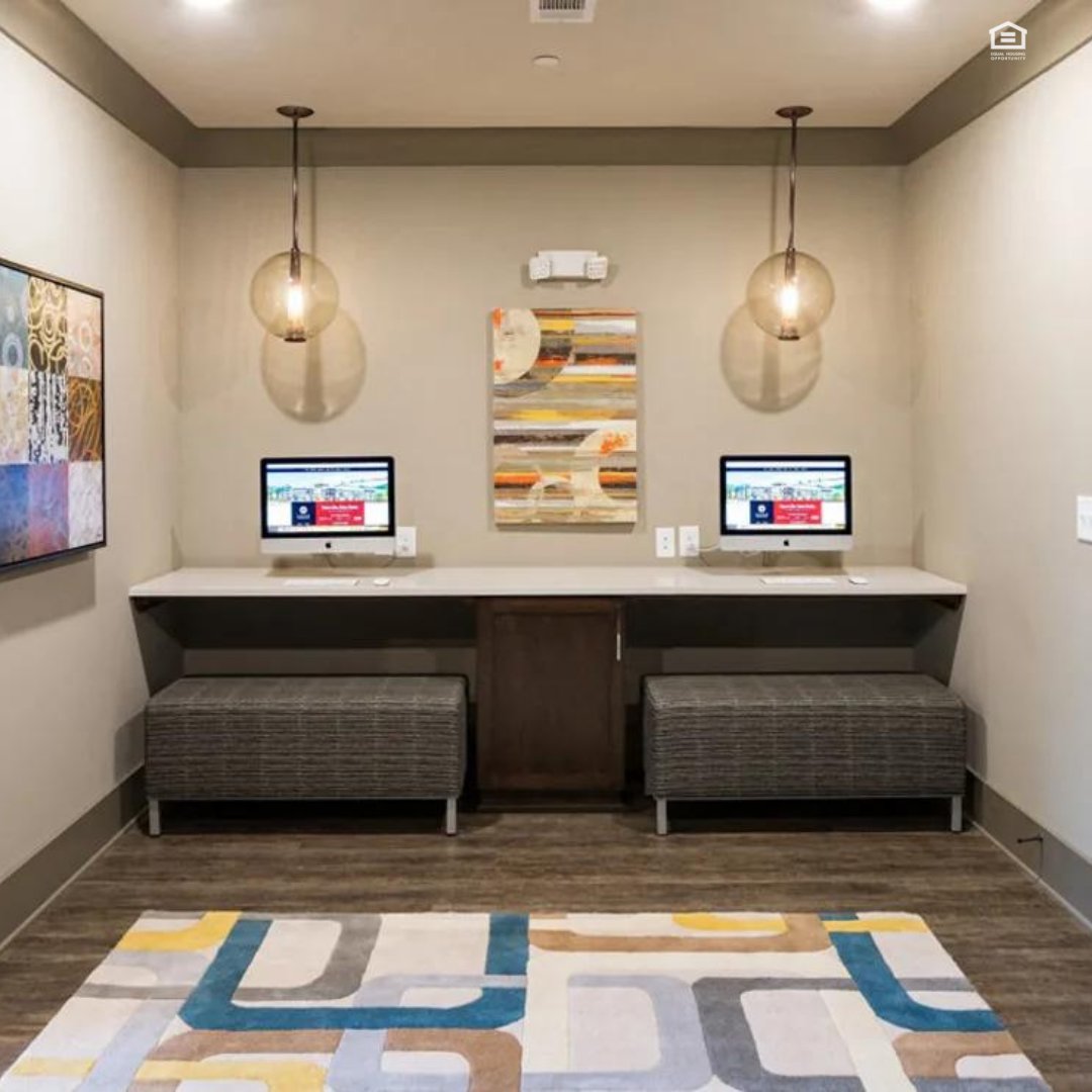 Sometimes a change of scenery is just the productivity boost you need! Get some work done in our cyber cafe!
#EchoatNorthPointCenter #FogelmanProperties #LuxuryApartments #AlpharettaApartments #CyberCafe #BusinessCenter