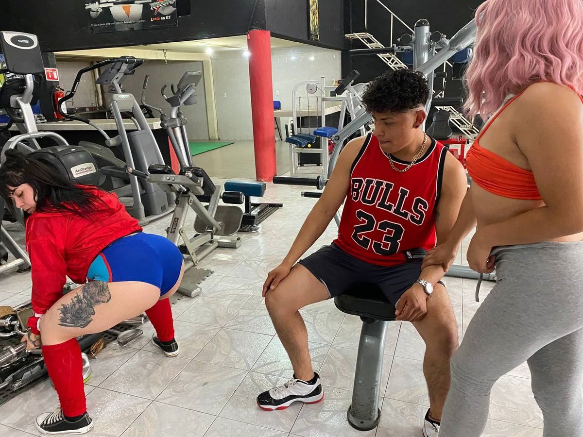 DaveHdz69's tweet photo. En una colaboración más con @Astrid_Vegaof @Ferchatorres33 @fertorres35m 💪🏻🏋🏻‍♂️🥵

Únanse a mi canal de Telegram gratis para más s
 📸📨🔥 https://t.co/NiABin4aU2 https://t.co/mRD0RBtxJX