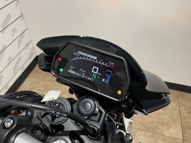 RIVAmotorsports's tweet photo. The 2023 #Yamaha #MT10 is the pinnacle of #MT #crossplane #torque! Its distinct styling and agile handling let you dominate the #Darkness. #998cc
Available at #RIVAmotorsports! Financing is available and trade-ins are welcome! https://t.co/fJmqJLiYoI