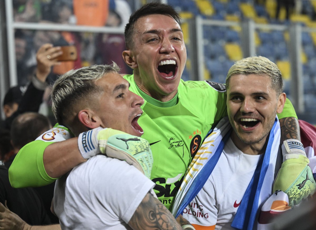 FMusleraFC's tweet photo. Sevinç… https://t.co/ZrAHtsvThQ