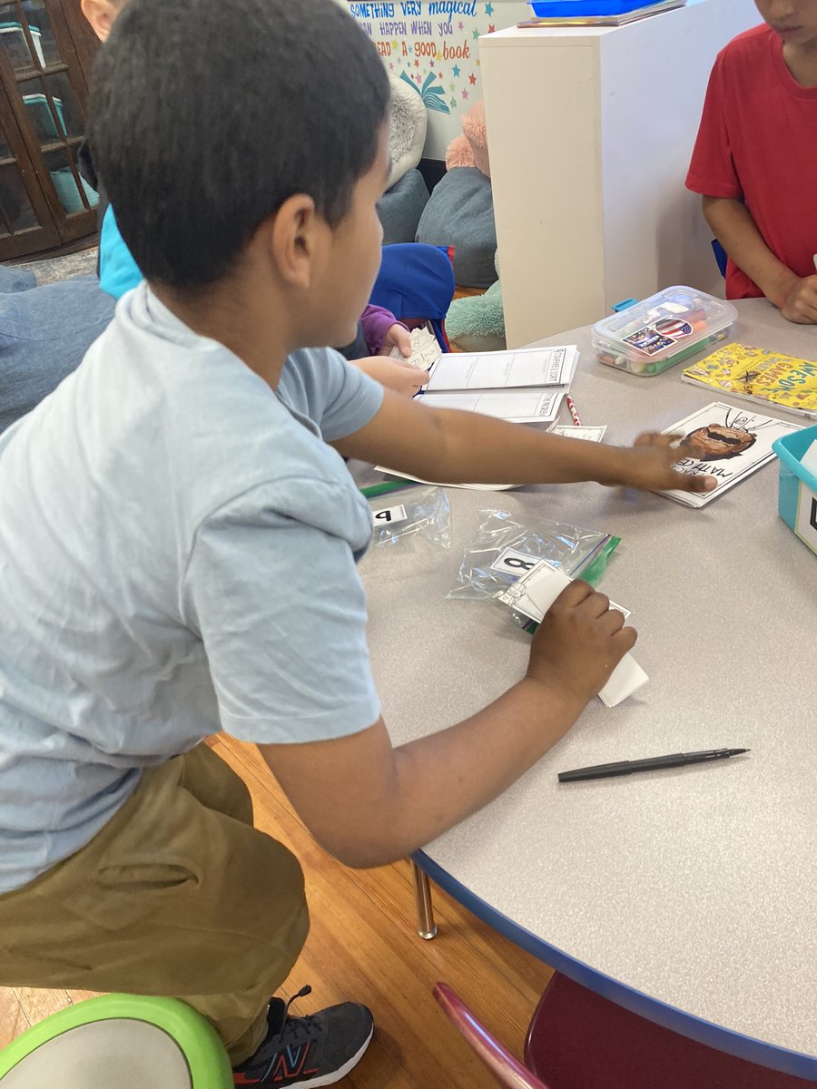 WeeLearnW_MrsA's tweet image. Finishing up our fraction unit with fraction centers! #weelovemath