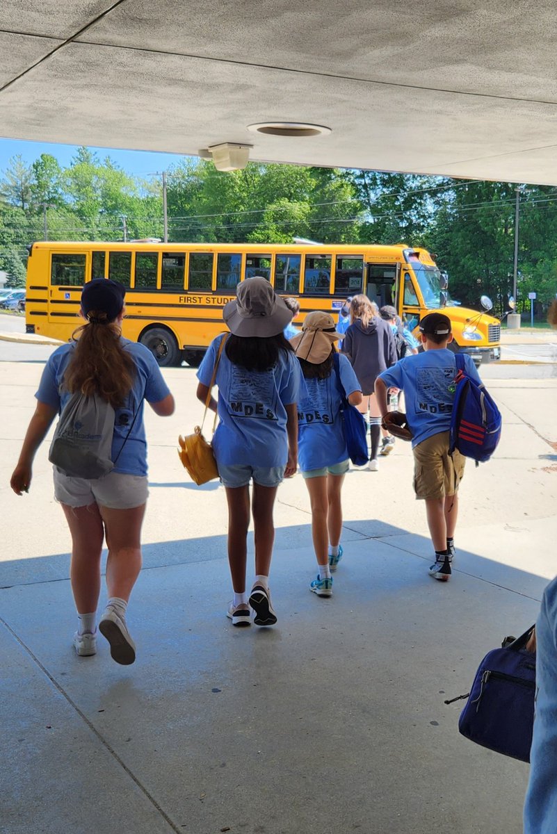 5th grade Silver Knights trip! Off and ready! <a href="/NASHUASCHOOLS/">NashuaSchools</a> #onenashua #nsd42