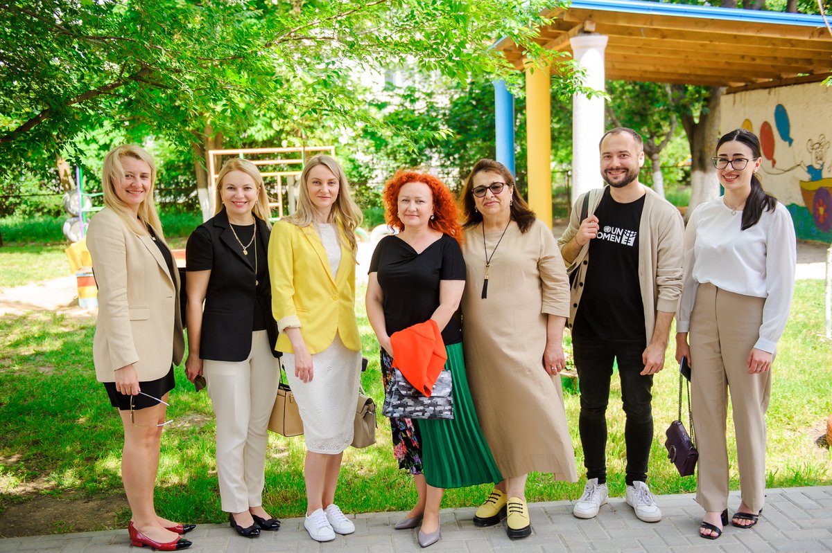 unwomenmoldova's tweet photo. Yesterday, as part of the #EVAProject, key equipment donations were facilitated in Cahul .
🖥️💡AV tech & generators were distributed to 12 partner mayoralties in Cahul.
Meanwhile, a local 🎈kindergarten was refurnished, supporting child development.
@EUinMoldova
@UNICEFMoldova https://t.co/cvhrT6Ip81