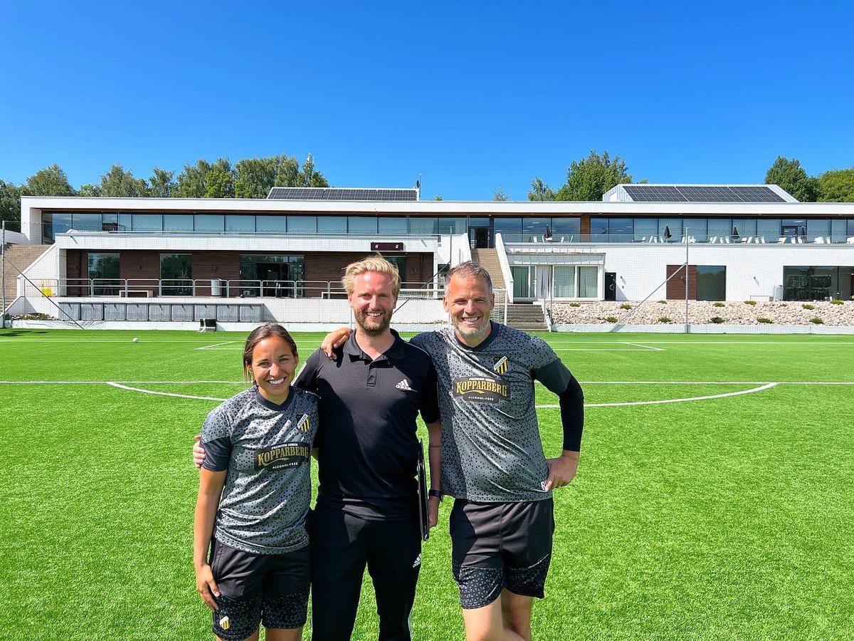 NiklasTidstrand's tweet photo. Lärorik och inspirerande dag med Bri &amp; Robert hos serieledande Häcken!🙏⚽️ https://t.co/p1pVp12OYm