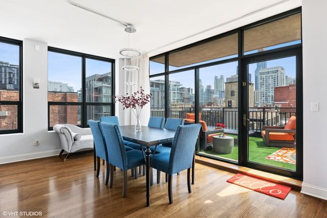 HOME FOR SALE
400 W Ontario St., #803
2BD/2.5BTH

Huge River North home in quiet location still close to it all. Enjoy LARGE PRIVATE TERRACE w/skyline views & balcony off master suite. Spa bath, garage prkg avail. ow.ly/ubbk50Nc4ab #chicagohomes #realestate #beautifulhomes