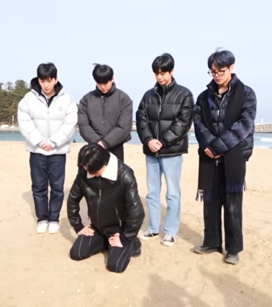 안녕하세요. 총대입니다. 🙇🏻‍♀️
입금 기간을 6월 4일까지로 늘렸습니다. 
많은 관심 부탁드립니다. 감사합니다. 
몬베베 팬콘에 짐없이 들어가보자구요!! 
목표는 팬콘 전에 배송완료😉 하는거예요~ 
언제나 사랑합니다~ ♥️