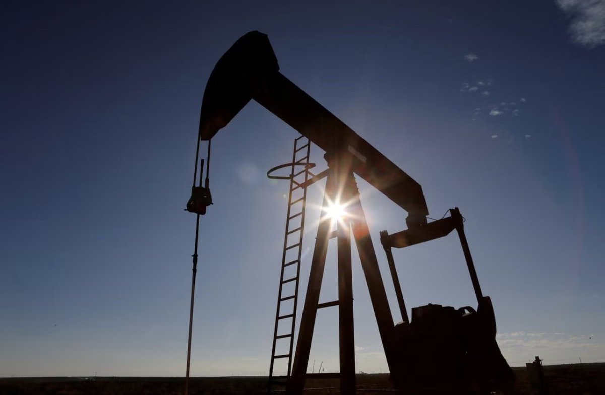 roydadnaft's tweet photo. Top #oil_exporter #Saudi_Arabia may further slash the official selling #prices (#OSPs) for all #crude grades to #Asia in July, a #Reuters poll showed, despite the looming #OPEC+ meeting that could leave the door open to further output reduction.
https://t.co/QaHhwKvMyD https://t.co/zgrfXPpJAz