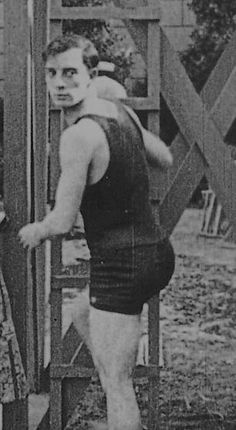 BusterKGifs's tweet photo. #BusterKeaton may have tried to hide it butt he was well-padded, very well-padded. Baggy clothes don't fool the #Damfinos. #GreekMarble
I agree, he has no bad angles.
#ButsterKeaster https://t.co/lWZCX9OS0M