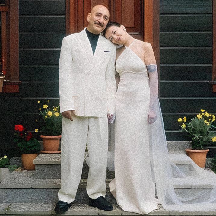 Melike Şahin bugün dünyaevine girdi. Mutluluklar diliyorum 🤍 
#melikeşahin