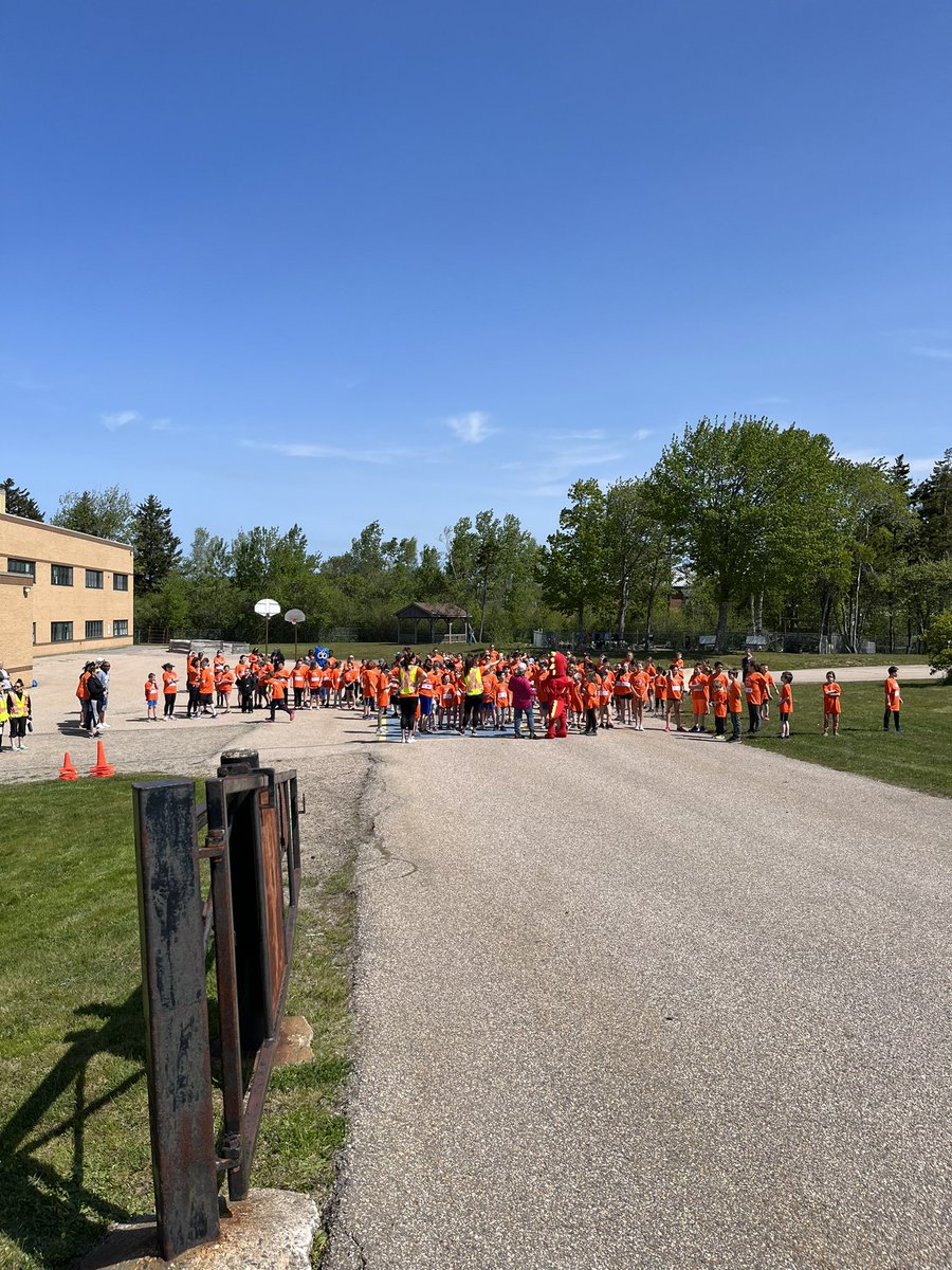 TCRCEHPS's tweet image. Great day for the #OceanBlue Fun Run hosted by @DigbyRec ! @DigbyElementary @EebooWeymouth Islands and Bear River schools participating today. @TCRCE_NS @SunderlandCara @KidsRunClub_DNS